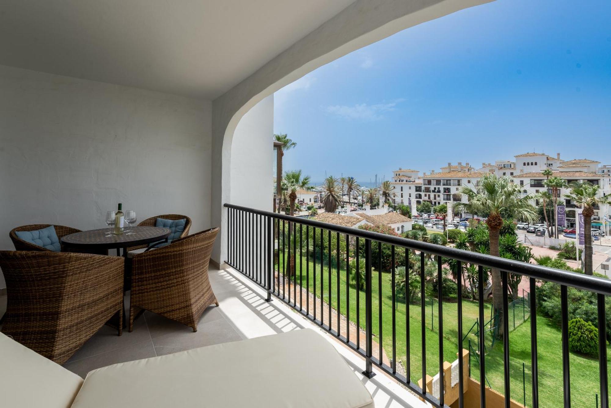 Duquesa Port Retreat Daire Manilva Dış mekan fotoğraf